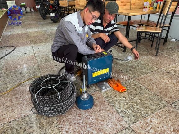 Kỹ thuật Laika tư vấn máy thông cống GQ150Z-3000W phù hợp nhu cầu khách hàng Kỹ thuật Laika tư vấn máy thông cống GQ150Z-3000W phù hợp nhu cầu khách hàng