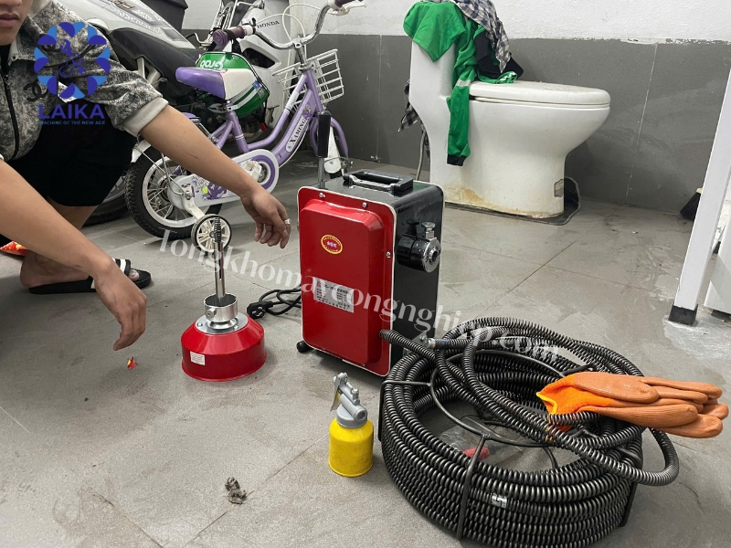 Máy thông cống cho chung cư cao tầng xử lý tắc trục chính